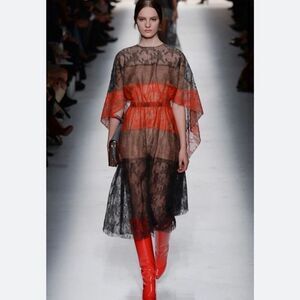 NWOT Valentino lace cape sleeve dress size8
